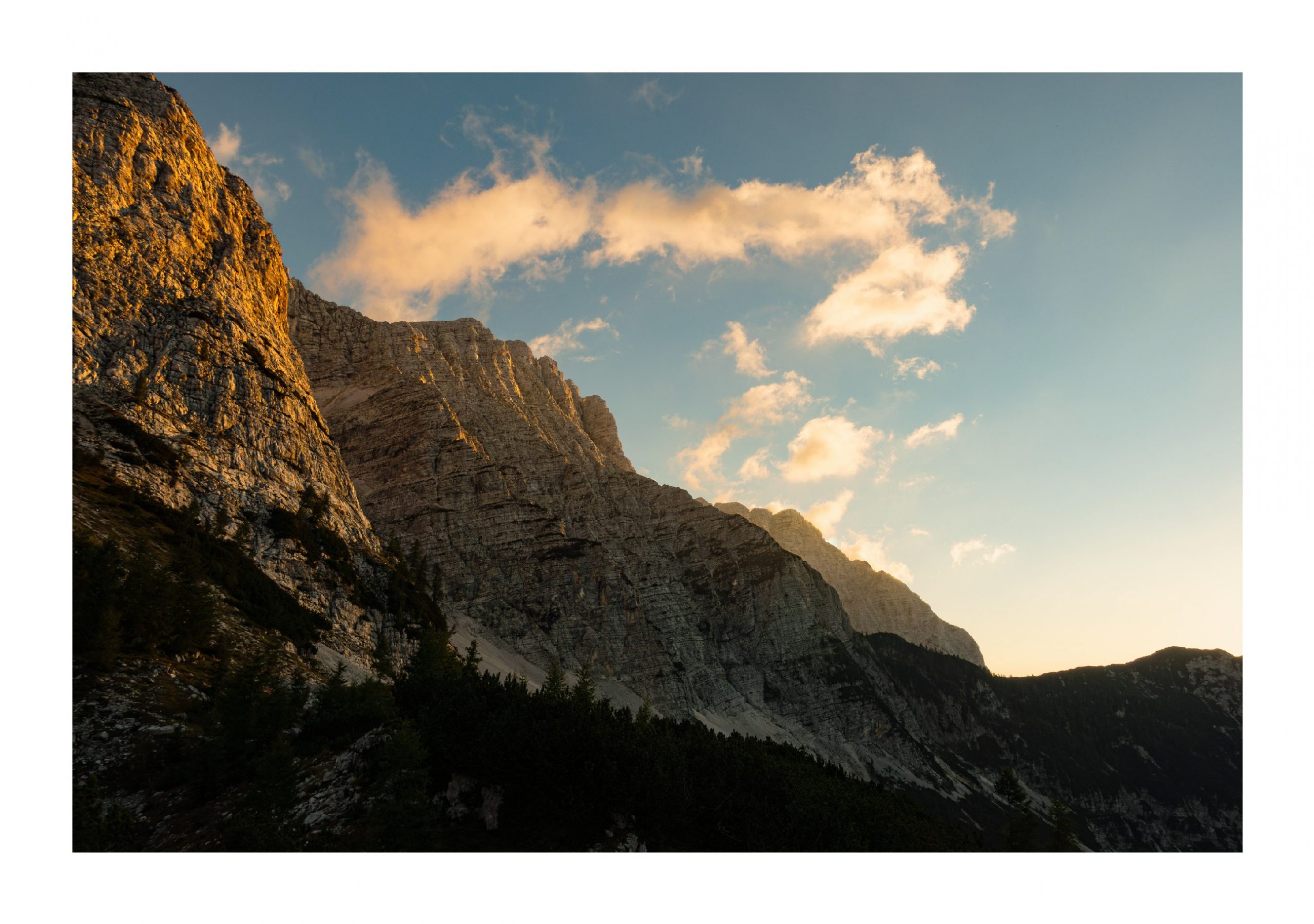 Tirage photographique d’art “Forteresse calcaire” – Triglavski, Slovénie, imprimé sur papier Canson Baryta photographique.